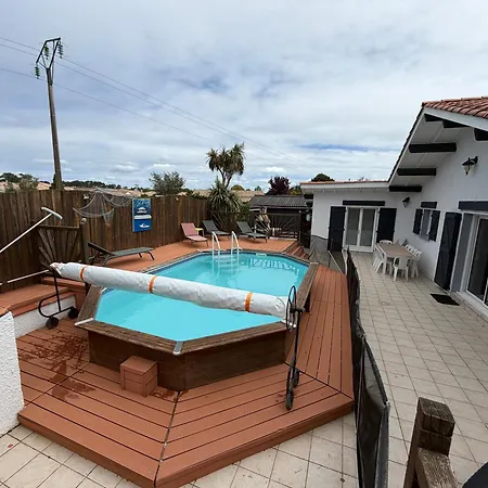 Avec Piscine Chauffee 12 Pers A Semesterbostad